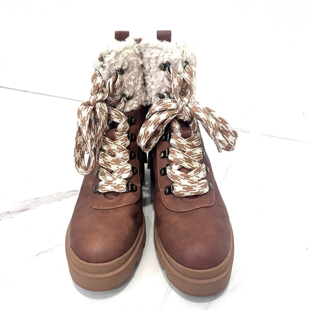 Circus by Sam Edelman Sambert Dark Camel Brown and Cream Winter Boots 9